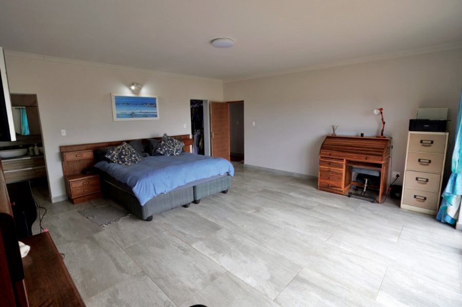 4 Bedroom Property for Sale in Stilbaai Wes Western Cape